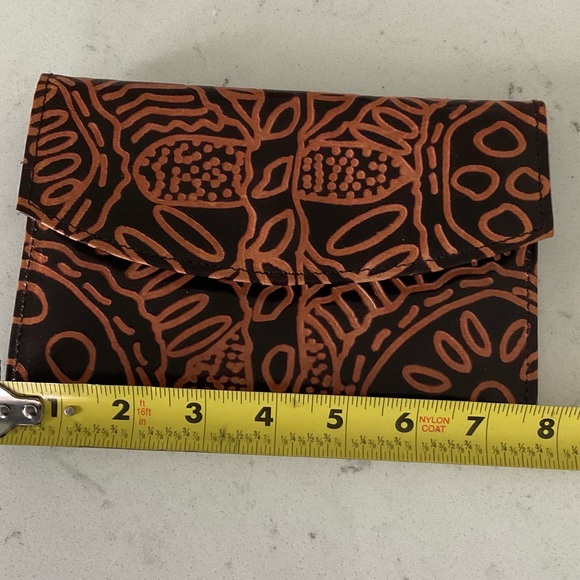 Genuine Leather from India. Vintage wallet w/2 zippers pockets/Hand Tooled/Mint - Picture 4 of 10